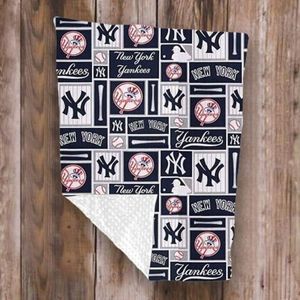 NEW NEW YORK YANKEES MINKY BLANKET
